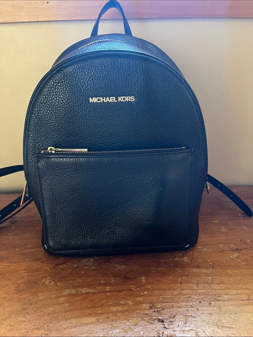 Michael Kors compact pebbled